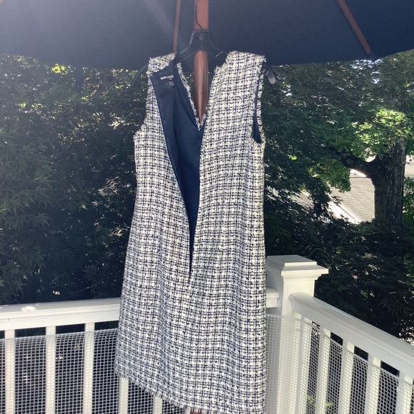 Karl Lagerfeld Paris Sleeveless Tonal Tweed Pocket Sheath dress, Size 10 - Picture 6 of 8